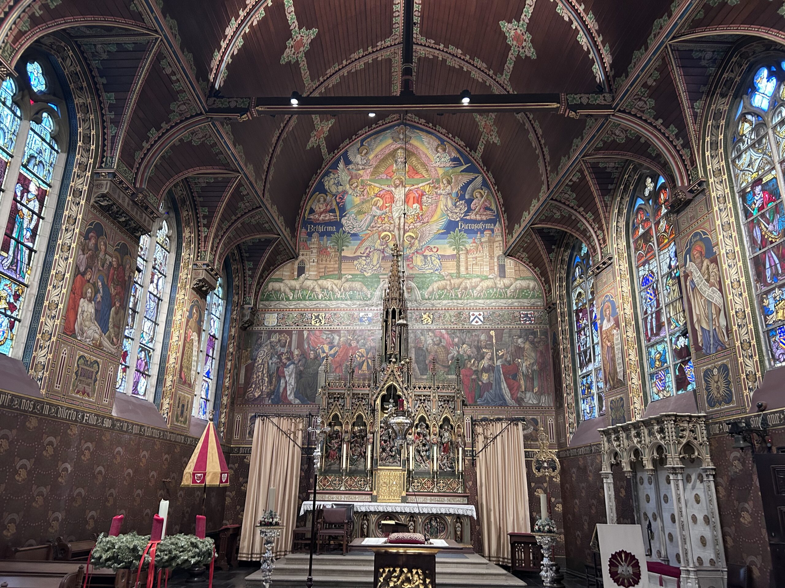 Featured image for “Nieuwe LEDverlichting in de Heilig-Bloedbasiliek in Brugge”